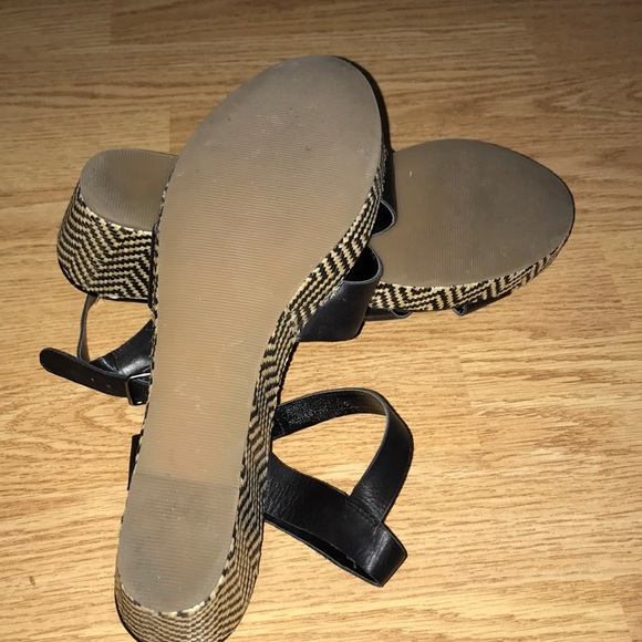 Lands’ End low woven wedge ankle strap sandals 9.5 - Picture 5 of 8